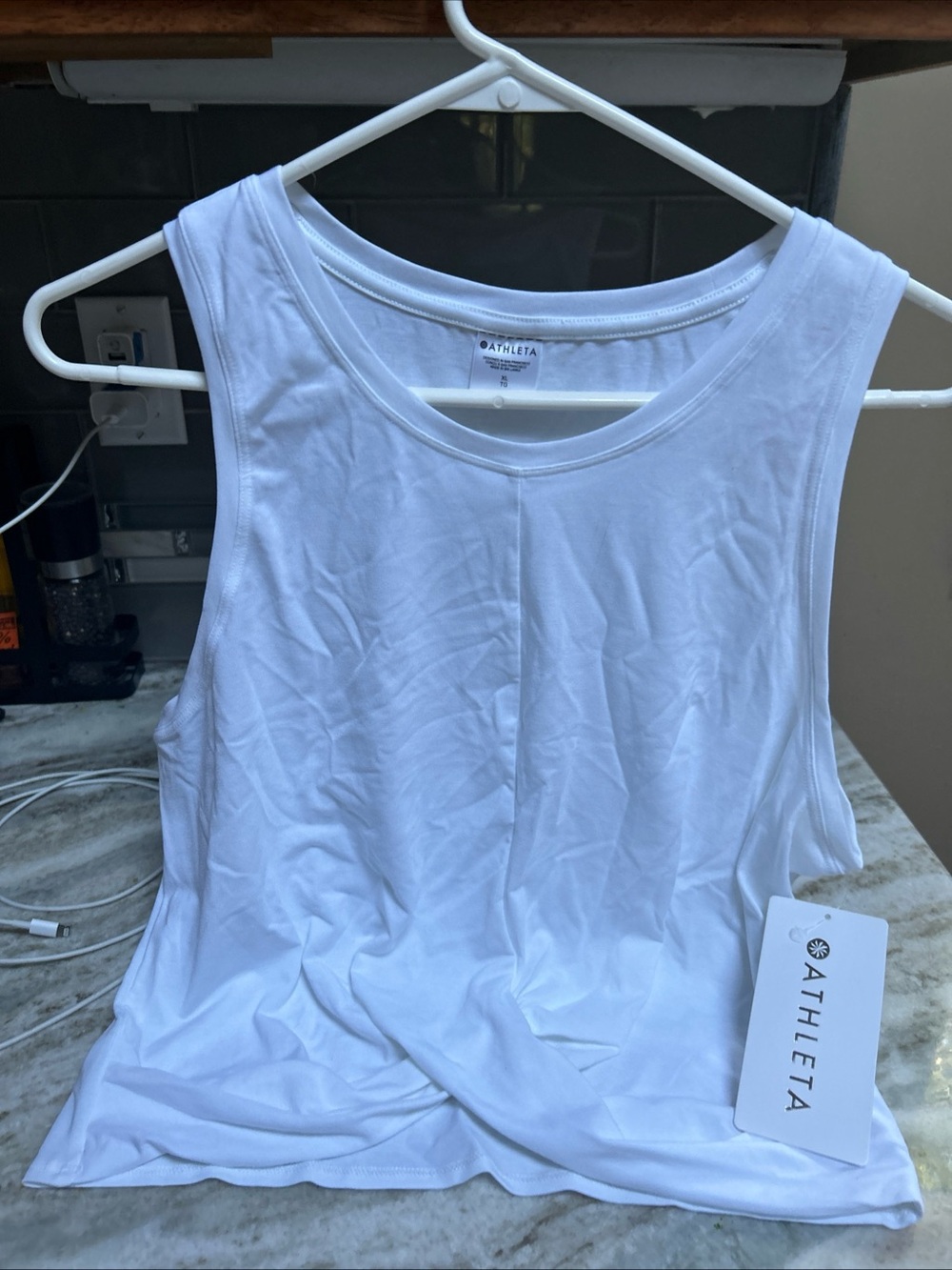 Athleta Breezy Tank White Sleeveless Activewear Yoga Top Twist Crop New XL